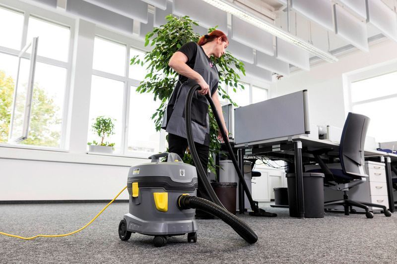 Пилосос професійний Karcher T 11/1 Classic, 850Вт, 235мБар, контейнер 11л, 3.9кг (1.527-197.0) 373476 фото