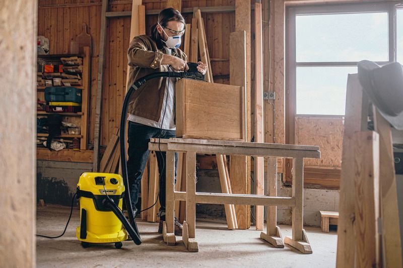 Пилосос професійний Karcher WD 3 P V-17/4/20, 1000Вт, розетка 220В, контейнер 17л, 4.86кг (1.628-170.0) 373366 фото