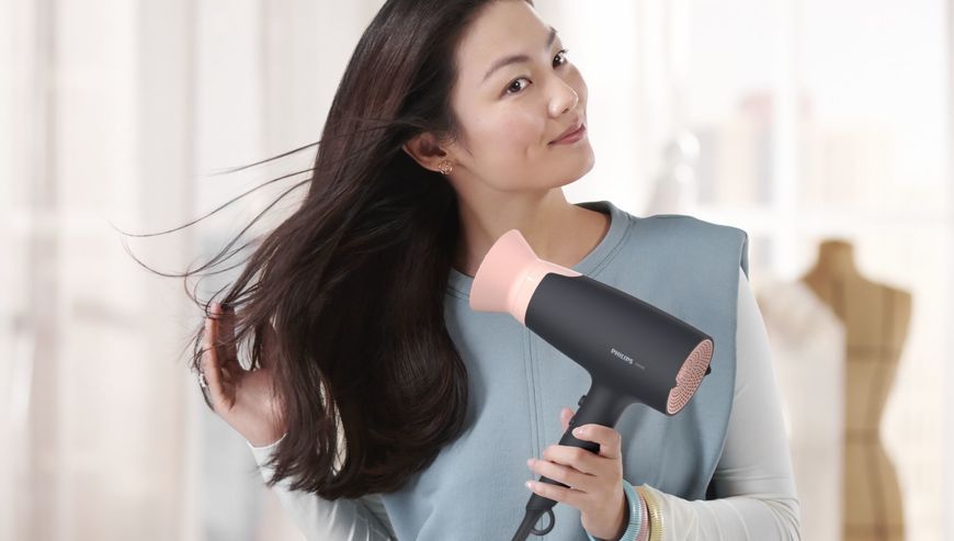 Фен Philips 3000 Series, 2100Вт, 3 режими, іонізація, хол. обдув, чорно-рожевий (BHD350/10) 367915 фото
