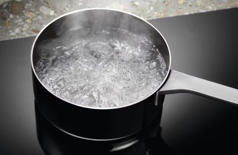 Варильна поверхня Electrolux індукційна, 30см, Доміно, чорний (LIT30230C) 367999 фото