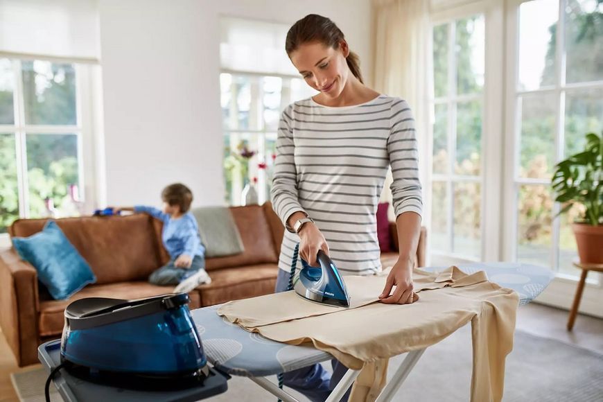 Праска-парогенератор Philips PerfectCare Compact, 2400Вт, 1500мл, паровий удар -420гр, постійна пара - 120гр, керам. підошва, синій (GC7846/80) 375623 фото