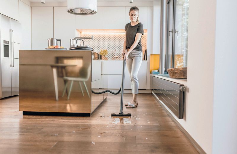 Пилосос професійний Karcher WD 2 PLUS S V-15/4/18, 1000Вт, контейнер 15л, 4.52кг (1.628-050.0) 373527 фото