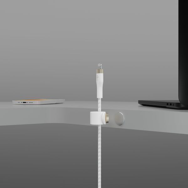 Кабель USB-A > Lightning заряджання/синхронізації Belkin 1м, плетений, силіконовий, з ремінцем на магніті, білий (CAA010BT1MWH) 366623 фото