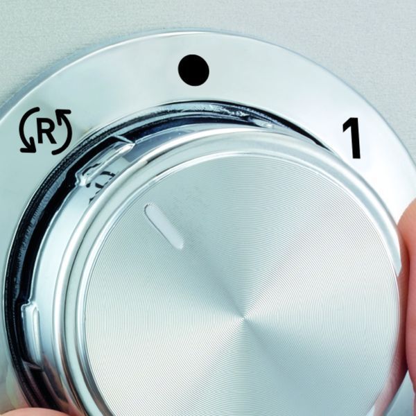 М'ясорубка Tefal HV10 8in1, 2200Вт, 5.5кг/хв, 3 решітки, насадка для ковбас, кеббе, 3 терки, метал (NE858D38) 370723 фото
