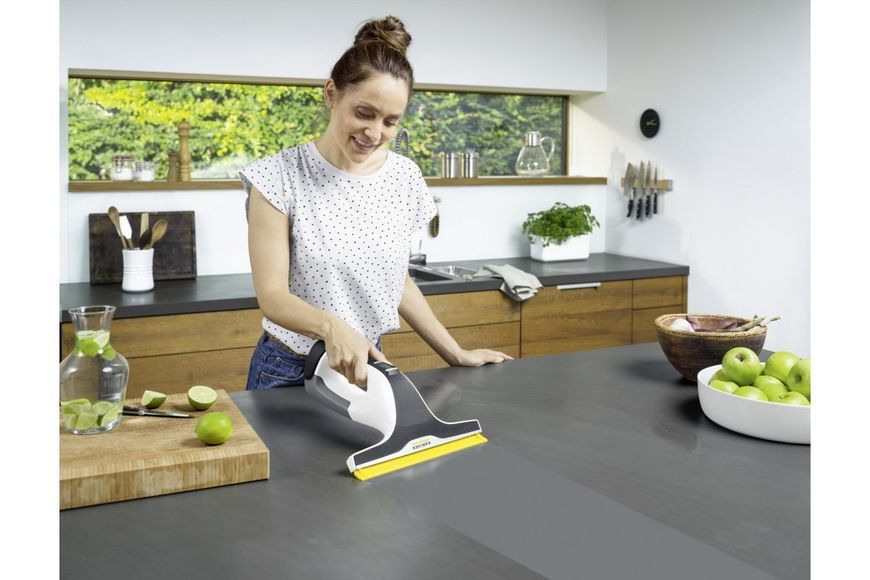 Пилосос Karcher віконний WV 6 Plus, вода -0.15л, автон. робота до 100хв, вага-0.76кг, білий (1.633-741.0) 373379 фото