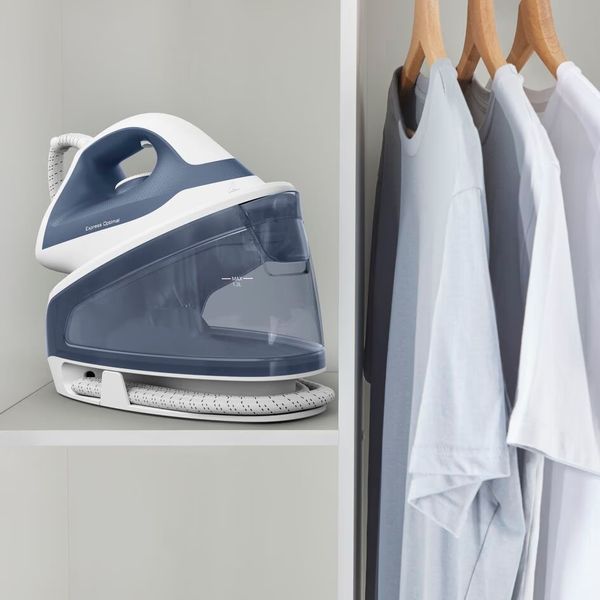 Праска-парогенератор Tefal Optimal, 2200Вт, 1200мл, паровий удар -190гр, постійна пара - 110гр, керам. підошва, біло-синій (SV4110E0) 374888 фото