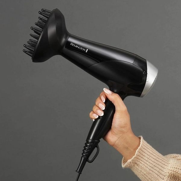 Фен Remington Style Edition, 2200Вт, 3 режими, іоніз-я, хол. обдув, дифузор, гребінець, резинка, кейс, чорно-сірий (D3171GP) 379785 фото