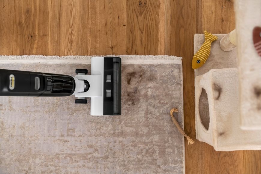 Пилосос Karcher безпровідний FCV 3, 160Вт, конт пил -0.45л, вода -0.8л, автон. робота до 30хв, вага-3.7кг, 3в1, білий 390538 фото