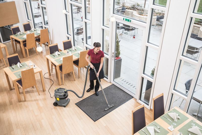 Пилосос професійний Karcher NT 22/1 Ap Te, 1300Вт, 249мБар, контейнер 22л, 6.1кг (1.378-610.0) 373400 фото