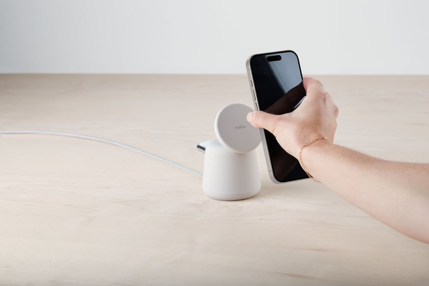 Зарядний пристрій бездротовий Belkin 2в1 MagSafe iPhone/Watch/AirPods, Sand Mass (WIZ020VFH37) 369943 фото