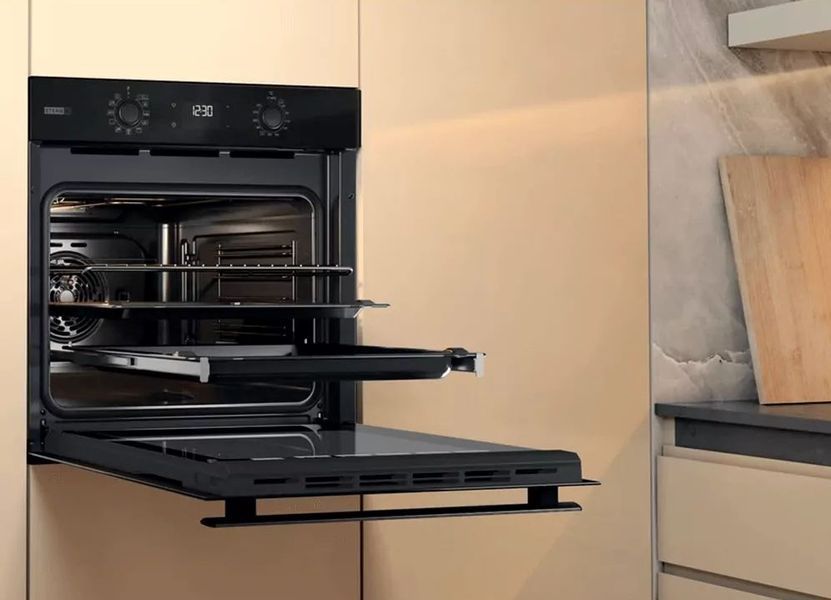 Духова шафа Whirlpool електрична, 71л, A+, дисплей, конвекція, телескопічні напрямні, пара, чорний (OMSR58CU1SB) 371459 фото