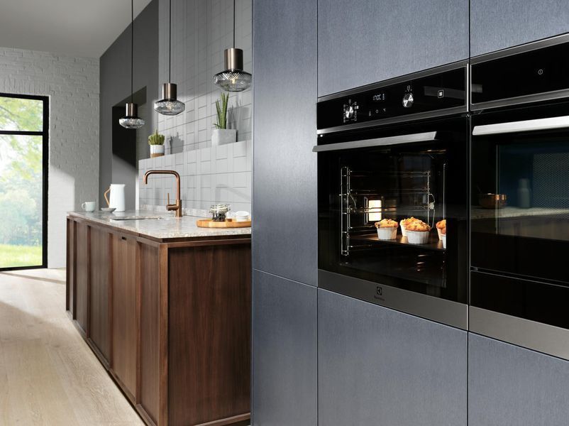 Духова шафа Electrolux електрична, 65л, А, пара, дисплей, конвекція, телескопічні напрямні, чорний (EOD5H70BZ) 366823 фото
