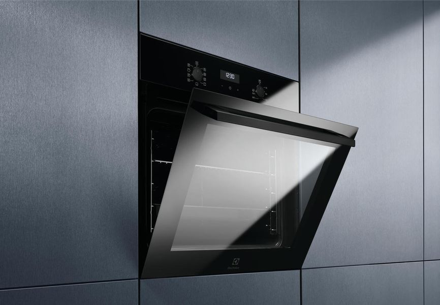 Духова шафа Electrolux електрична, 65л, А, пара, дисплей, конвекція, телескопічні напрямні, чорний (EOD5H70BZ) 366823 фото