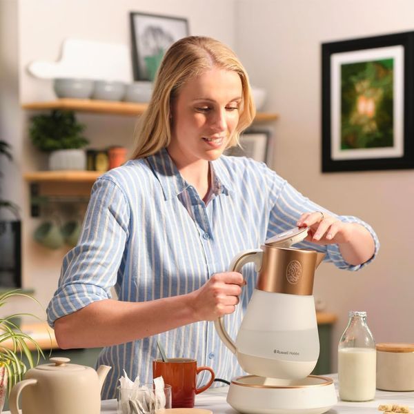 Електрочайник Russell Hobbs Calm, 1.7л, скло, біло-мідний (27450-70) 364548 фото
