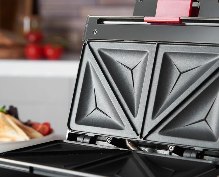 Сендвічмейкер Russell Hobbs, 750Вт, 1 пластина-сендвіч, корпус-пластик, чорний (26800-56) 363835 фото