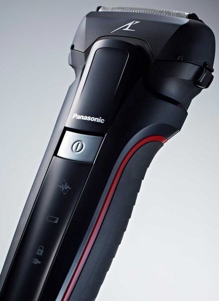 Бритва електр. Panasonic сіткова, 13000 об/хв, бритв.головок-3, Li-Ion, сух.+волог., тример, 2 насад.,док-станц. , чорний (ES-LL41-K520) 369853 фото