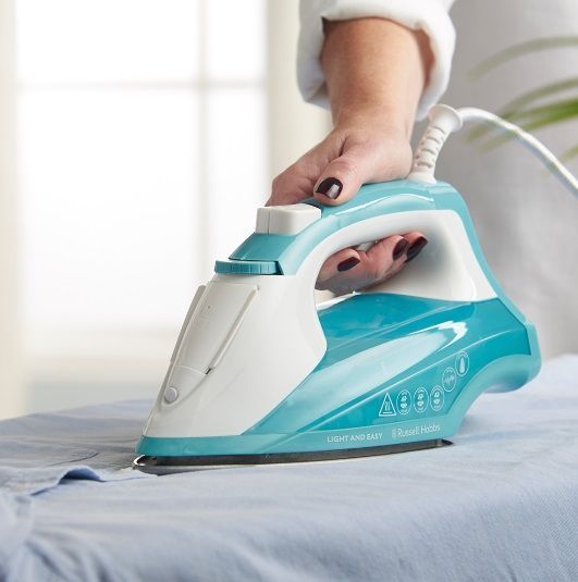 Праска Russell Hobbs Light & Easy, 2400Вт, 240мл, паровий удар -30гр, постійна пара - 110гр, Anti-calc, нерж. сталь, бірюзовий (26470-56) 373809 фото