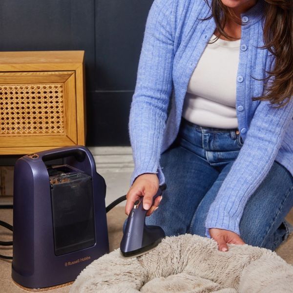 Відпарювач Russell Hobbs Genie Maestro, 1700Вт, 750мл, паровий удар -20гр, верт. відпарювання, керам. підошва, синій 399222 фото