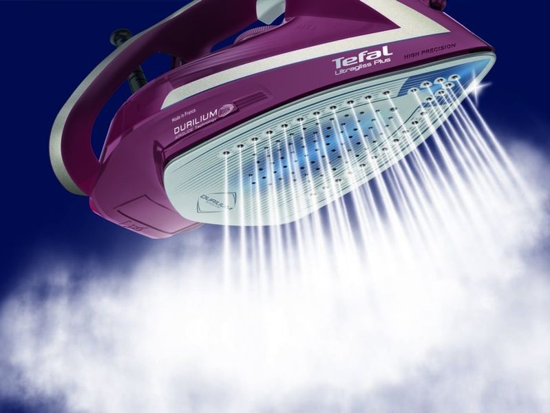 Праска Tefal Ultragliss Plus, 2800Вт, 270мл, паровий удар -260гр, постійна пара - 50гр, керам. підошва, бордовий (FV6820E0) 374197 фото