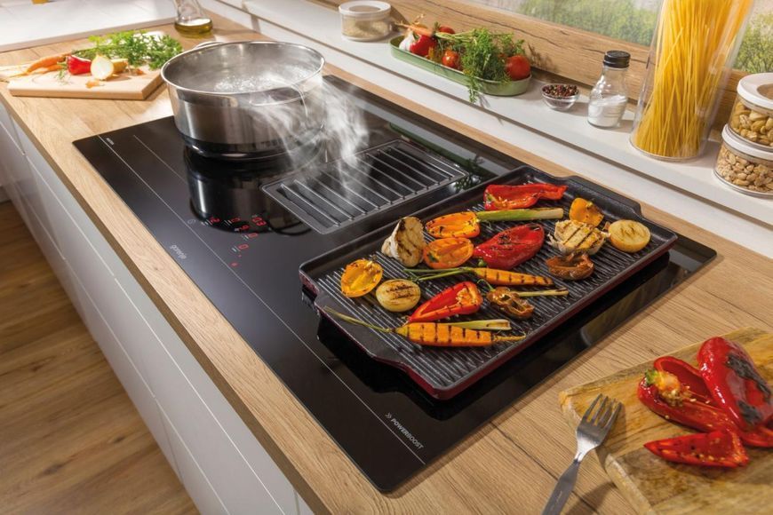 Варильна повверхня Gorenje індукційна, 83см, розширена зона, вбудована витяжка, 620м.куб/год, чорний (HET949BSC) 367502 фото