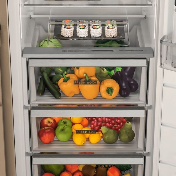 Холодильна камера Whirlpool вбудована, 177x54х54, 314л, А++, ST, інв., білий 392864 фото