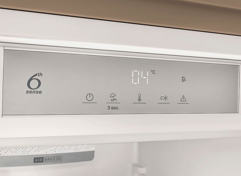 Холодильна камера Whirlpool вбудована, 177x54х54, 314л, А++, ST, інв., білий 392864 фото