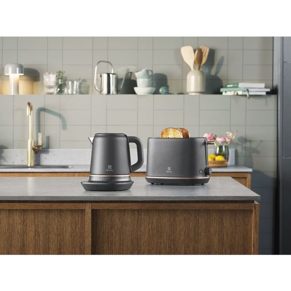 Електрочайник Electrolux 1.7л, Strix, метал, підтримка температури, чорний матовий (E7K1-6BP) 369622 фото