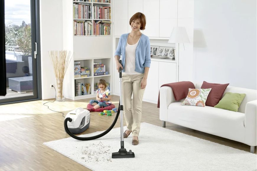 Пилосос Karcher миючий DS 6 Plus, 650Вт, конт пил -0.6л, вода -2 л, НЕРА, білий (1.195-252.0) 373428 фото
