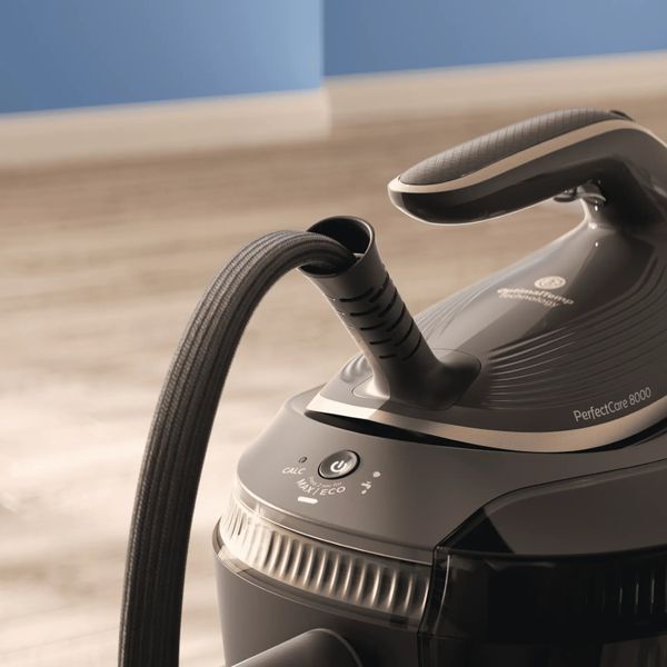 Парогенератор Philips PerfectCare 8000, 3120Вт, 1400мл, паровий удар -800гр, верт. відпарювання, нерж. сталь, чорний 399904 фото