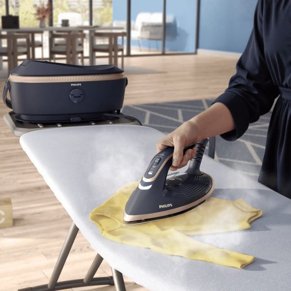 Парогенератор Philips PerfectCare 8000, 3120Вт, 1400мл, паровий удар -800гр, верт. відпарювання, нерж. сталь, чорний 399904 фото