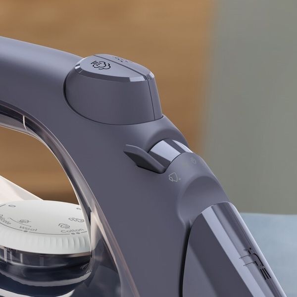 Праска Electrolux, 2400Вт, 330мл, паровий удар 160гр, керам. підошва, сіро-білий (E6SI1-2MN) 375462 фото