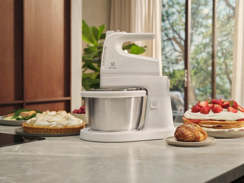 Міксер Electrolux стаціонарний 500Вт, насадки-4, чаша-метал, 3.5л, білий (ESM4W) 368973 фото