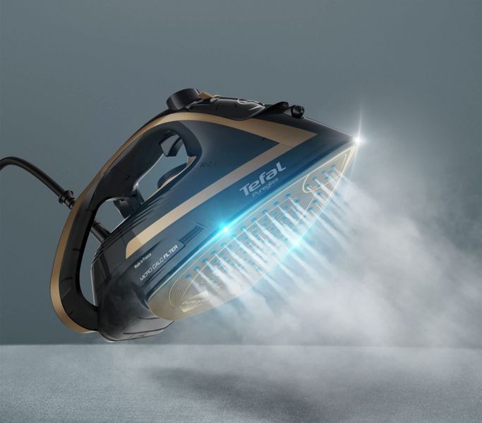 Праска Tefal Puregliss, 3000Вт, 270мл, паровий удар -280гр, постійна пара - 50гр, керам. підошва, чорно-мідний (FV8064E0) 375675 фото