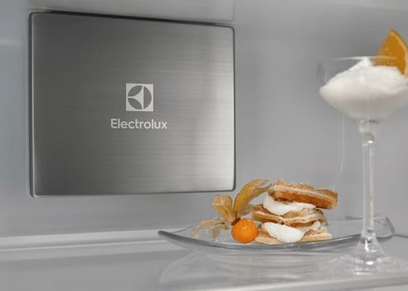 Холодильник Electrolux вбудований з нижн. мороз., 188x70х55, холод.відд.-286л, мороз.відд.-65л, 2дв., А++, Combi, інв., диспл внутр., зона св-ті, біли 374931 фото