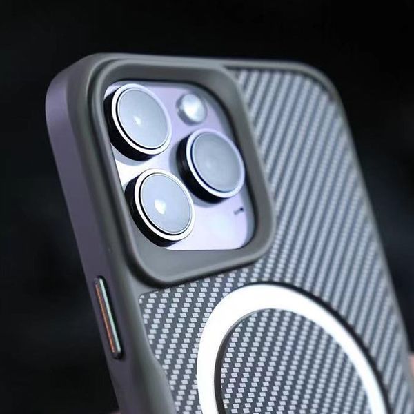 TPU+PC чохол Metal Buttons with MagSafe Carbon Ring для Apple iPhone 16 Pro (6.3") Сірий 321372 фото