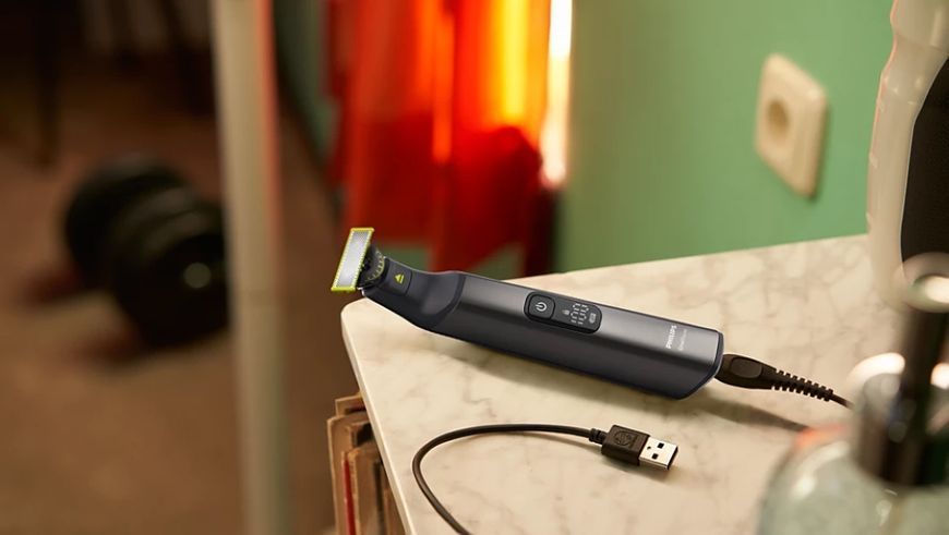 Бритва електр. Philips OneBlade Pro 360, Li-Ion, сух.+волог., індикатор заряду, твердий чохол, чорний (QP6652/61) 368729 фото