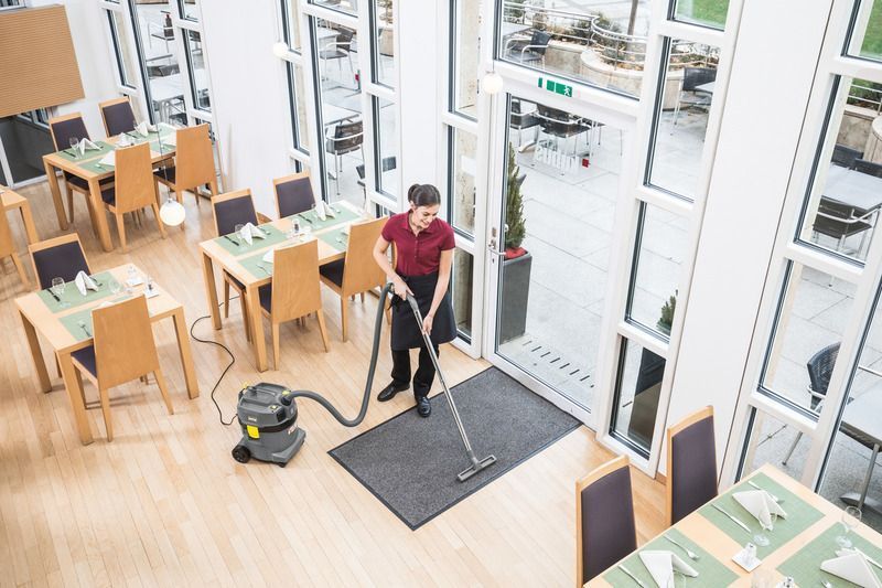 Пилосос професійний Karcher NT 22/1 Ap, 1300Вт, 249мБар, контейнер 22л, 5.7кг (1.378-600.0) 373325 фото