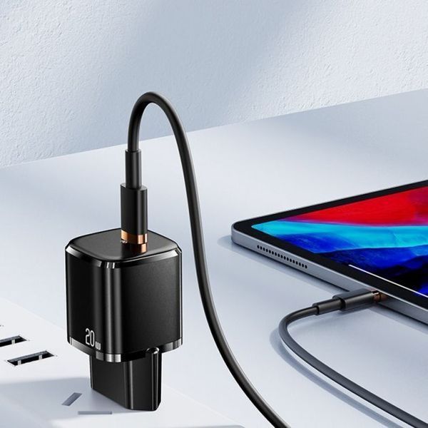 Зарядний Пристрій Usams T36 Super Si single Type-C QC&DP3.0 20W 3A Black 259439 фото