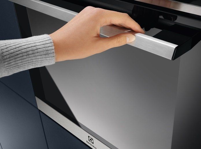 Духова шафа Electrolux електрична, 72л, A+, пара, дисплей, конвекція, піроліз, телескопічні напрямні, чорний (EOE8P39WX) 366705 фото