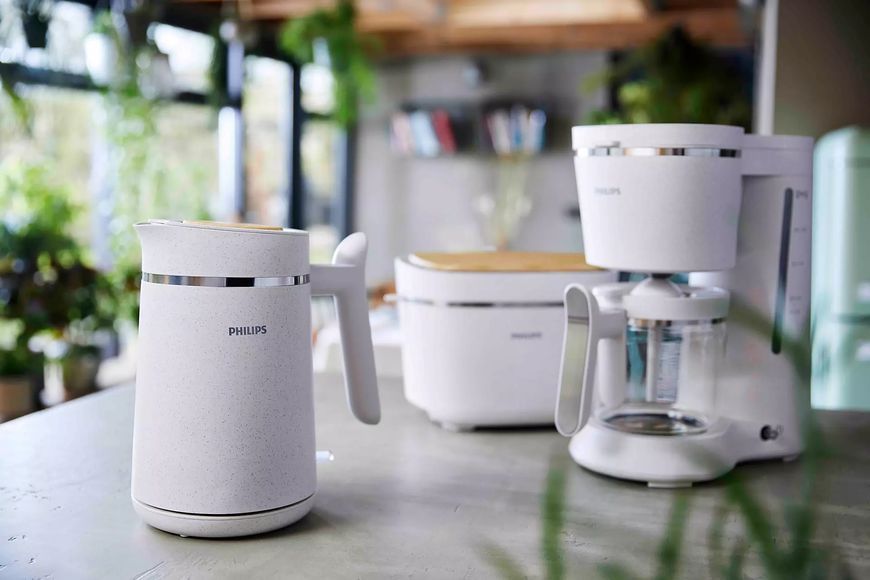 Електрочайник Philips Eco Conscious Edition, 1.7л, екопластик, LED підсвітка, звуковий сигнал, білий матовий (HD9365/10) 369704 фото