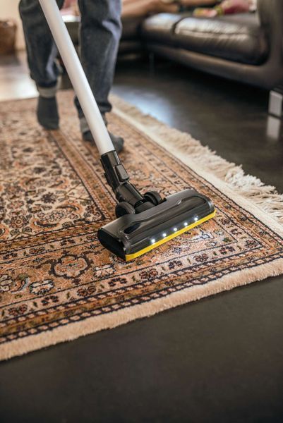 Пилосос Karcher безпровідна VC 6 CORDLESS OURFAMILY, конт пил -0.8л, автон. робота до 50хв, вага-2.5кг, НЕРА 12, білий (1.198-670.0) 373461 фото