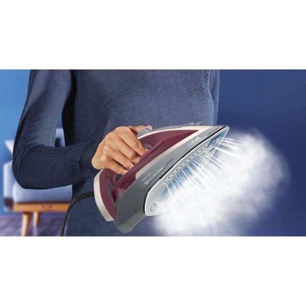 Праска Tefal Ultragliss Plus, 2800Вт, 270мл, паровий удар -260гр, постійна пара - 50гр, керам. підошва, бордово-сірий (FV6840E0) 374728 фото