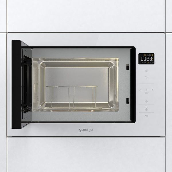 Мікрохвильова піч Gorenje вбудовувана, 25л, електр. управл., 900Вт, гриль, дисплей, приготування на кількох рівнях, білий (BM251SG2WG) 375382 фото