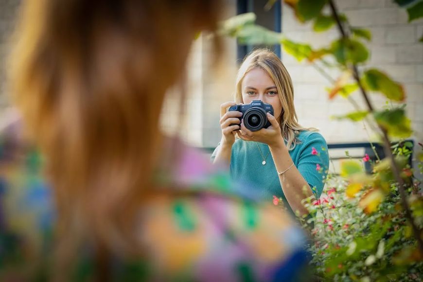 Цифр. фотокамера Canon EOS R8 + RF 24-50mm f/4.5-6.3 IS STM 364466 фото