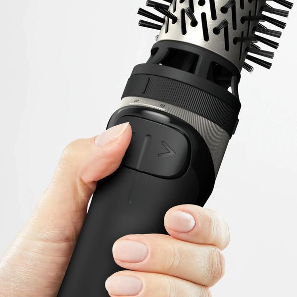 Фен-щітка Rowenta Renewal Brush Active, 1000Вт, 3 режими, іоніз-я, хол. обдув, оберт. насадка, 5 насадок, кераміка, чорний (UB9540F0) 371496 фото