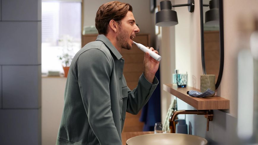 Щітка зубна електр. Philips, Sonicare 6100 Series, 62т. колив/хв, насадок-1, футляр, білий (HX7400/06) 379812 фото