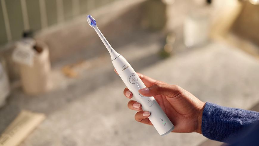 Щітка зубна електр. Philips, Sonicare 6100 Series, 62т. колив/хв, насадок-1, футляр, білий (HX7400/06) 379812 фото
