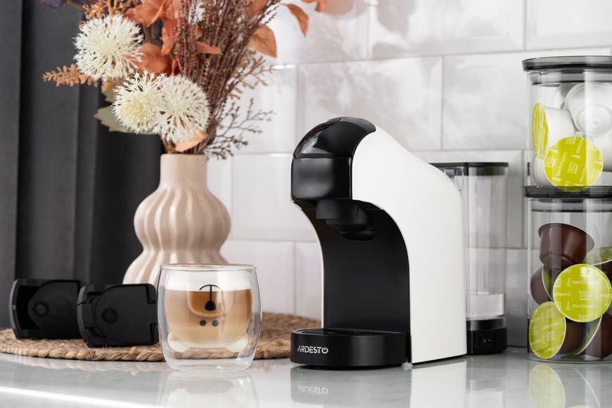 Кавоварка Ardesto капсульна, 0.8л, капсули Nespresso, Nescafe Dolce Gusto, мелена кава, сенсорне керування, білий (YCM-CNDE) 371667 фото