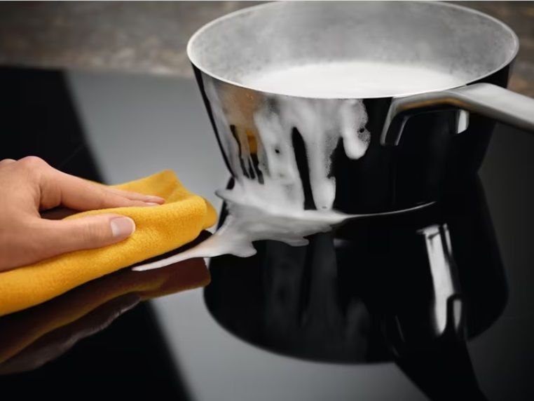 Варильна поверхня Electrolux індукційна, 60см, Hob2Hood, чорний (EIT60443X) 363135 фото