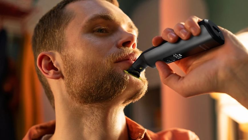 Бритва електр. Philips OneBlade Pro 360, Li-Ion, сух.+волог., індикатор заряду, м'який чохол, чорний (QP6552/15) 371503 фото
